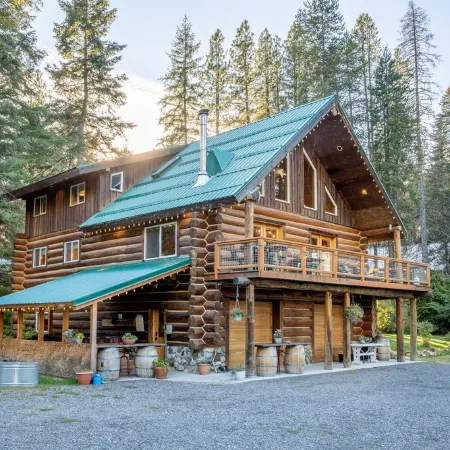 River Front lodge close toLeavenworth, winerys, golfSTR Permit # 000230