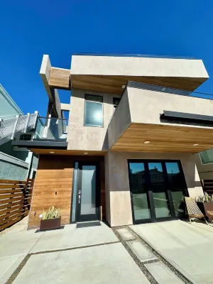 Escape to a Coastal Retreat: Modern 5-Star Beachfront Home w/ 360 Ocean Views! - 3-Star