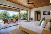 BEACHFRONT HOME 2 acres, Pool, Tennis, Volleyball. Like your own private resort! Hotels in Puako