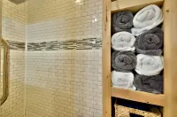 Classic Lk Le Homme Dieu Cottage! Level sand beach! Hotels in Douglas County