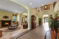 5/6 Bedroom Home - Grill -  Pool - Full Amenity Access. Free Waterpark access