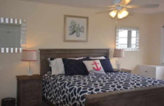 Ocean views, hot tub & pool, walk to beach, restaurants, and more!