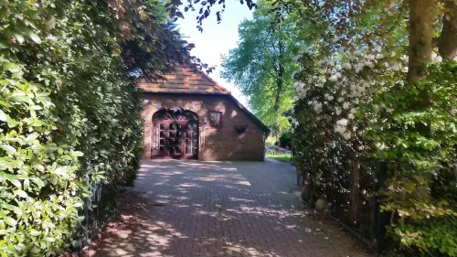 Vacation apartment "Kaminzimmer" in the 2-stall country house in the Rhodo garden.