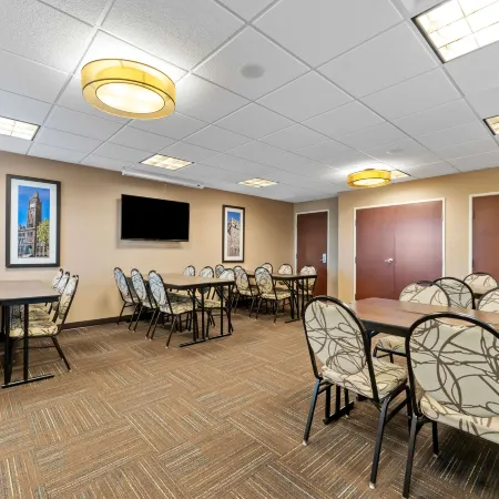 Comfort Inn & Suites Avera Southwest