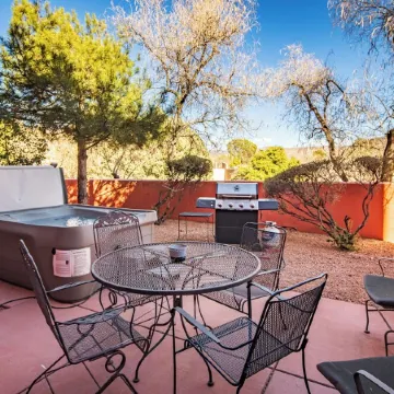 Bell Rock Vista - Hot Tub, Spacious Townhouse with Great Location and Views
