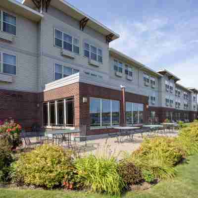 Hampton Inn by Hilton Duluth Canal Park Hotel Exterior