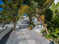 All About Villa Estrella de Oro Hotels in Benahavis