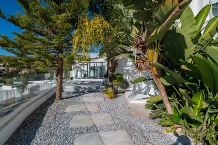 All About Villa Estrella de Oro Отели рядом с достопримечательностью «Villa Padierna Driving Range & Michael Campbell Golf Academy»