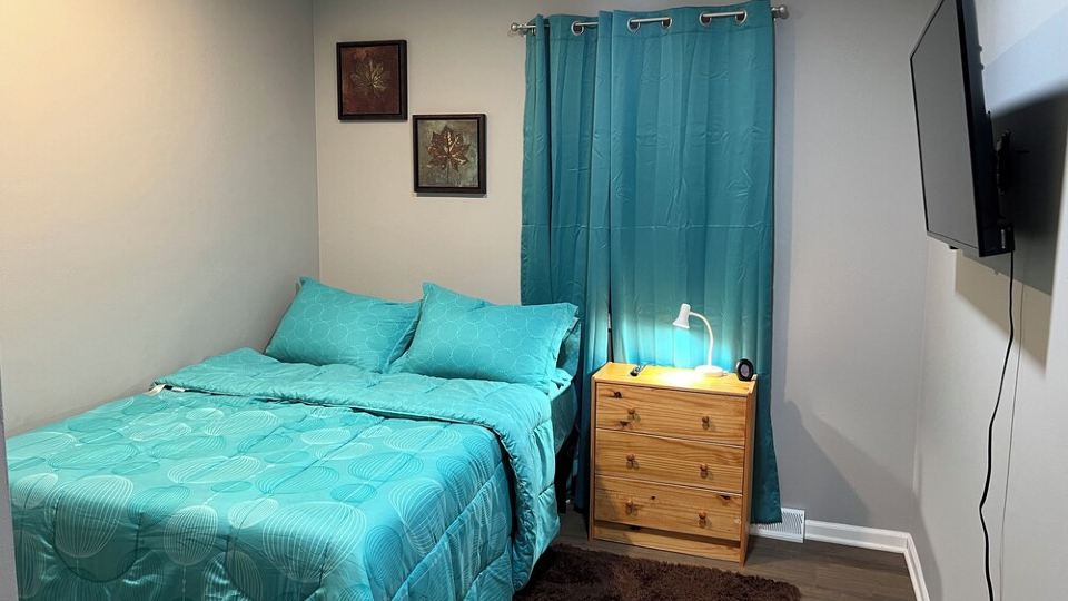 Cozy home in Rockford Sleeps 8