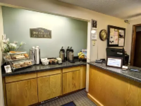 Super 8 by Wyndham Florence or Hotels in Lane County