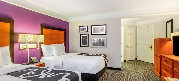 La Quinta Inn & Suites by Wyndham Raleigh Durham Airport Hotels in Cary