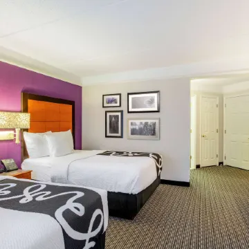 La Quinta Inn & Suites by Wyndham Raleigh Durham Airport