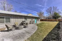 New Owner Special!  Quiet Oasis in Denver Отели рядом с достопримечательностью «Ранч Опен Спейс»