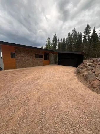 Luxury Cabin on Ski Bike Trail, 4Br, Hot Tub with Mountain Views