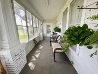 Spacious Country Living Located In The Heart Of Brenham