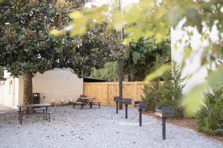 Porter #10 - Perfect Ocean Springs location with Pool - near Beach and Downtown!