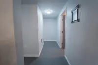 2336C - Ground 2B1B Unit with Laundry TV near UCB