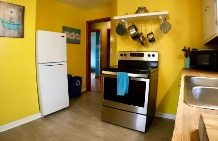 Charming 3 bedroom house in Toledo close to downtown and highway Отели рядом с достопримечательностью «Сигейт Конвеншен Сентр»