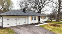 Modern Mission Escape Home - Family Friendly - Close to All Attractions Hotels near Streamway Park