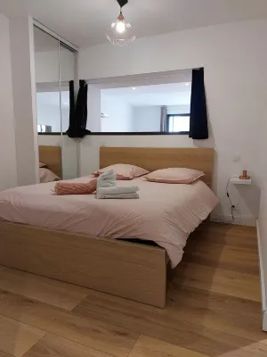 Le Denys Puech 55m² + terrace in the heart of town Hotels near L'Enigme