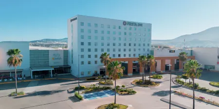 Fiesta Inn Tepic Отели в г. Тепик