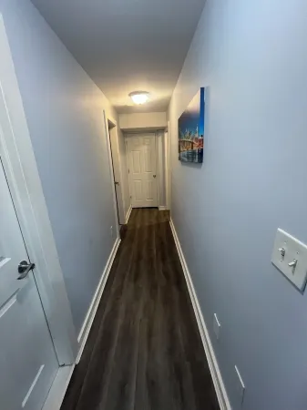 Cozy 2-bedroom apartment in wonderful Yonkers close to NYC Отели рядом с достопримечательностью «Антермайер Гарденс Консерванси»