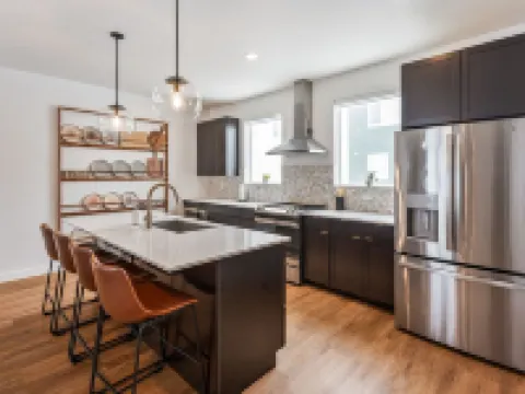 Perfect for multiple families, close to Lagoon and everything! レイトンのホテル