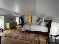 Large Charming Historic House close to Beaches - Wifi