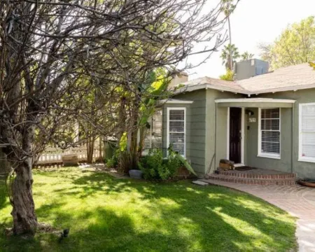 Bright Comfortable Home in Van Nuys Hotels in Van Nuys