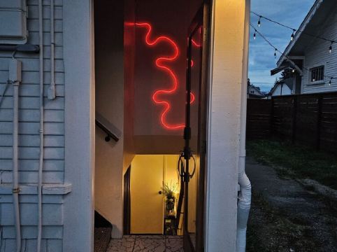 Eclectic Artist Flat: Great midpoint between Seattle, Tacoma, and National Parks