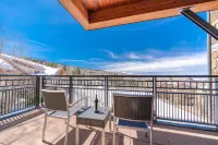 Relais & Chateaux Lumiere by Dunton - Mountain view
