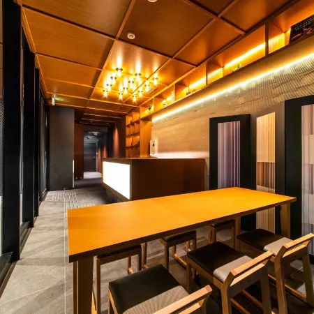 Alphabed Inn Fukuoka Ohori Park Отели рядом с достопримечательностью «Стадион Yahoo Dome»