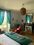 Maison Volière Hotels in Bersac-sur-Rivalier