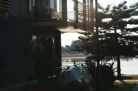 Newcastle Harbourside Terraces Hotels in Maryville