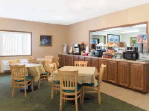 Super 8 by Wyndham Poplar Bluff Missouri Hotels in Poplar Bluff