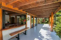 Daintree Manor B&B Hotels in Diwan