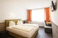 Hotel Drei Kreuz فنادق في Sankt Leonhard