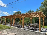 The Alander Hotel di Copake