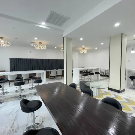 Liberty View Brooklyn Hotel Отели рядом с достопримечательностью «Союз Холл»