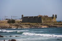 Nomad's Family - 2Bdr Beach Vibe Matosinhos - Parkplatz