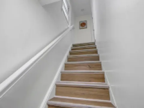 New! Renovated 1BR w/ King: Modern Comfort Ξενοδοχεία στην πόλη Berea