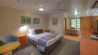 Atherton Hinterland Motel Hotels in Yungaburra