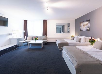 Hotel Aviva
