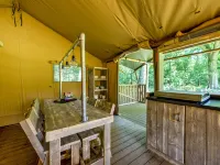 Glamping Tent in Tranquil Park Hotels in Dalfsen