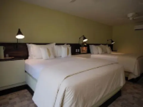 Campamento Canaima Hoteles en Canaima