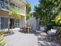 Noosa Parade Townhouse w/ Terrace by Stay Noosa