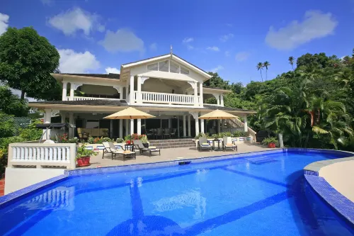 Beautiful 5-Bedroom Villa Ashiana in Marigot Bay 5 Villa by RedAwning Hotel a Marigot