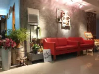J2 Hotel