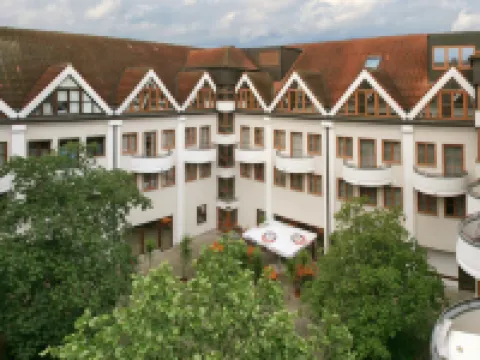 ホテル カスタニーンホフ エルディングのホテル