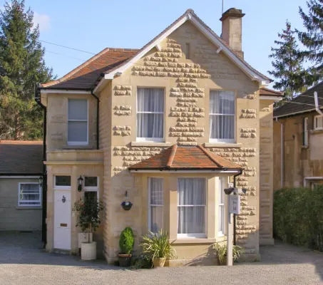 Chestnuts House Boutique B&B - Bed and Breakfasts